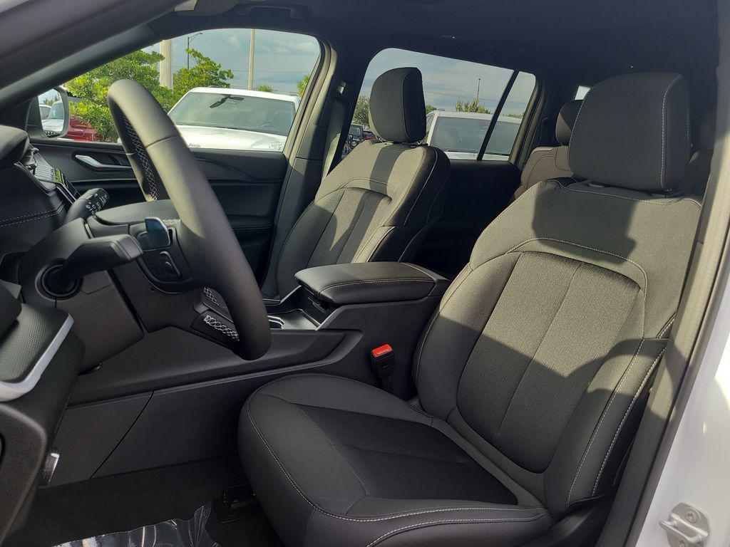 new 2025 Jeep Grand Cherokee L car, priced at $37,982