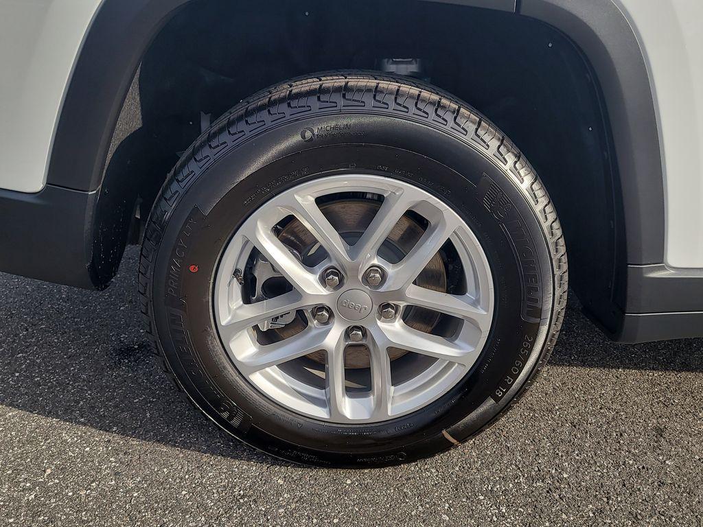 new 2025 Jeep Grand Cherokee L car, priced at $37,982