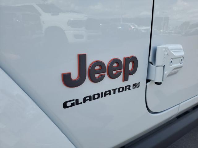 new 2025 Jeep Gladiator car, priced at $55,650