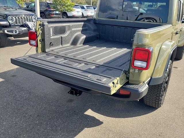 new 2025 Jeep Gladiator car, priced at $39,869