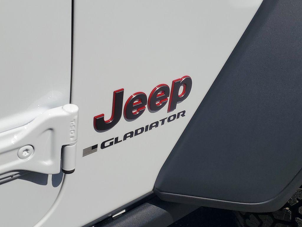 new 2025 Jeep Gladiator car, priced at $52,226