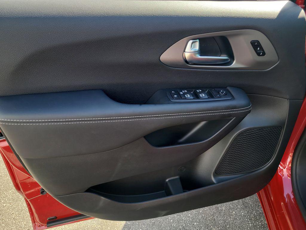 new 2026 Chrysler Pacifica car, priced at $42,192