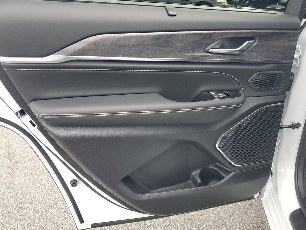 new 2024 Jeep Grand Cherokee L car, priced at $56,000