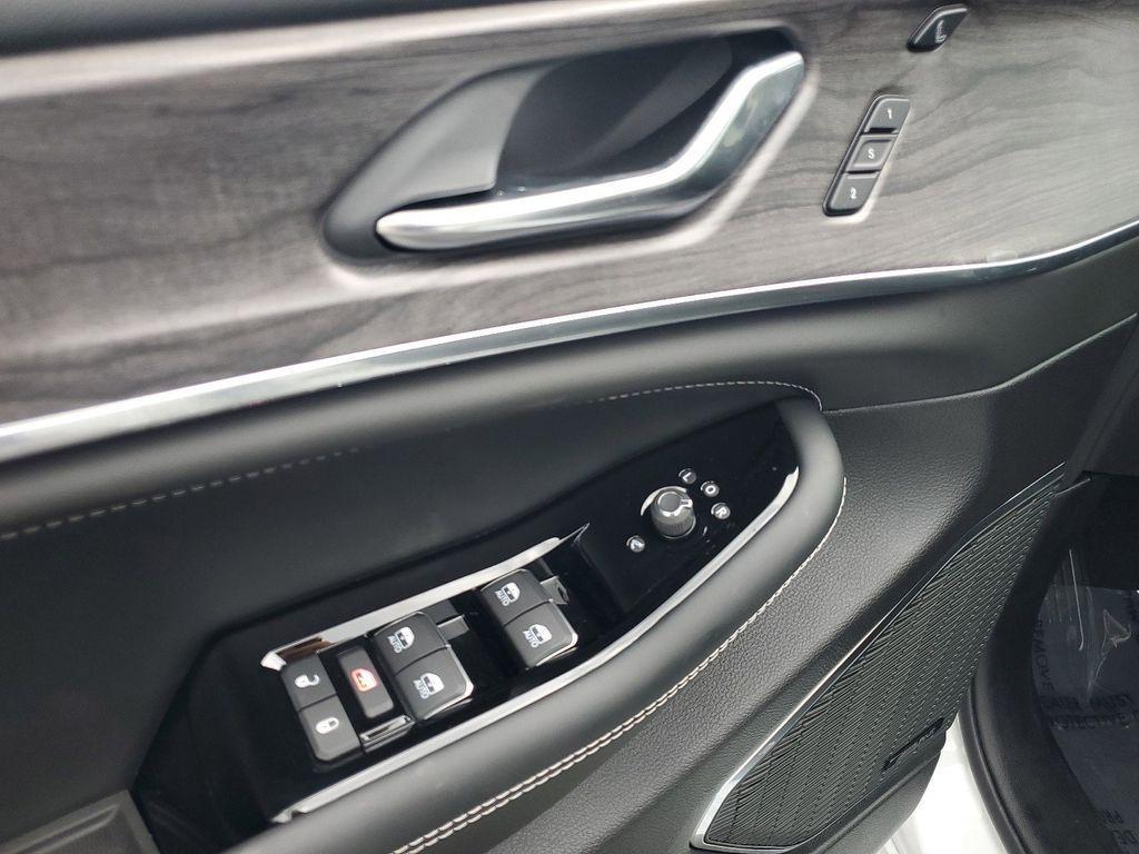 new 2024 Jeep Grand Cherokee L car, priced at $56,000