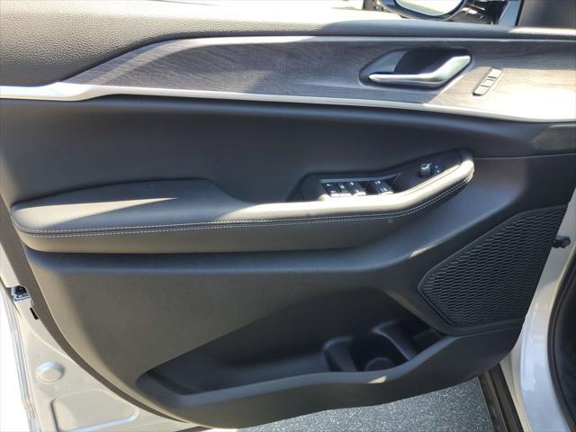 new 2025 Jeep Grand Cherokee L car, priced at $43,964