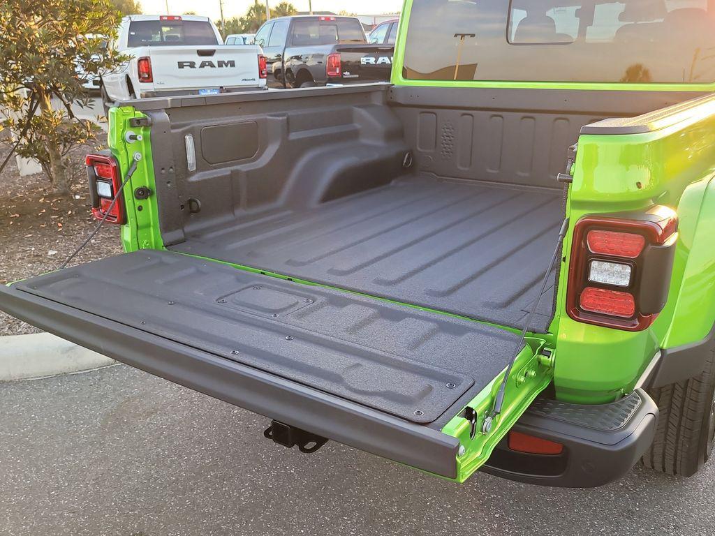 new 2026 Jeep Gladiator car, priced at $48,590