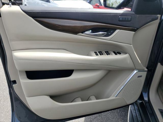 used 2020 Cadillac Escalade ESV car, priced at $46,505