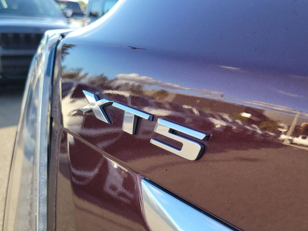 used 2022 Cadillac XT5 car, priced at $31,775