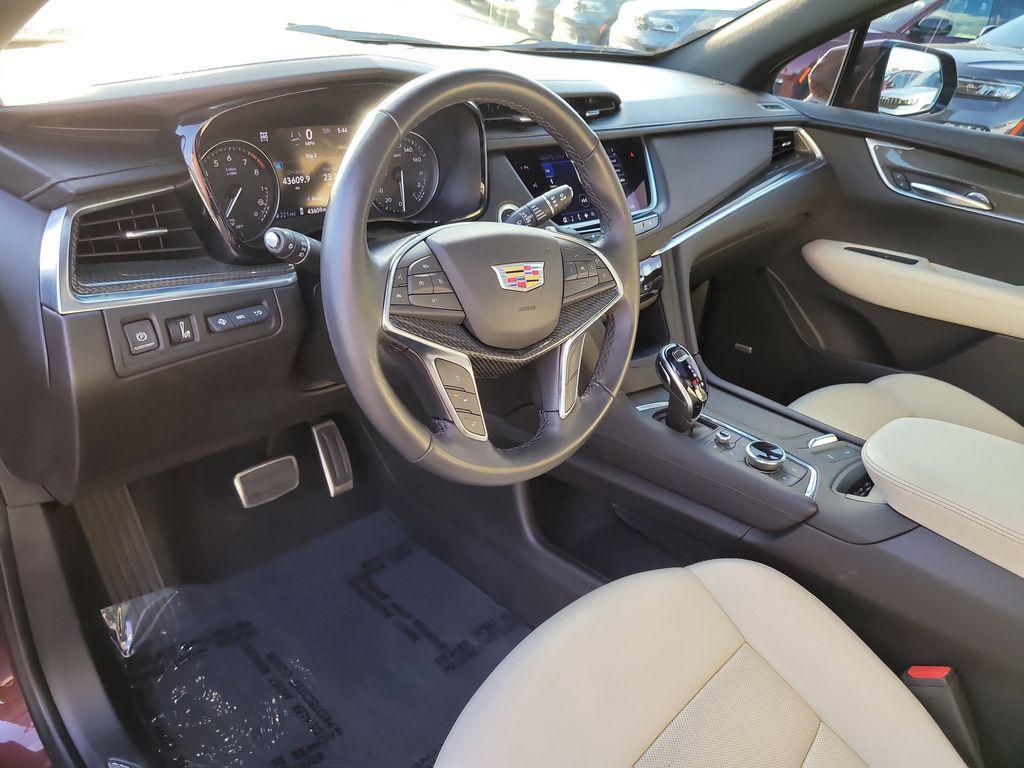 used 2022 Cadillac XT5 car, priced at $31,775