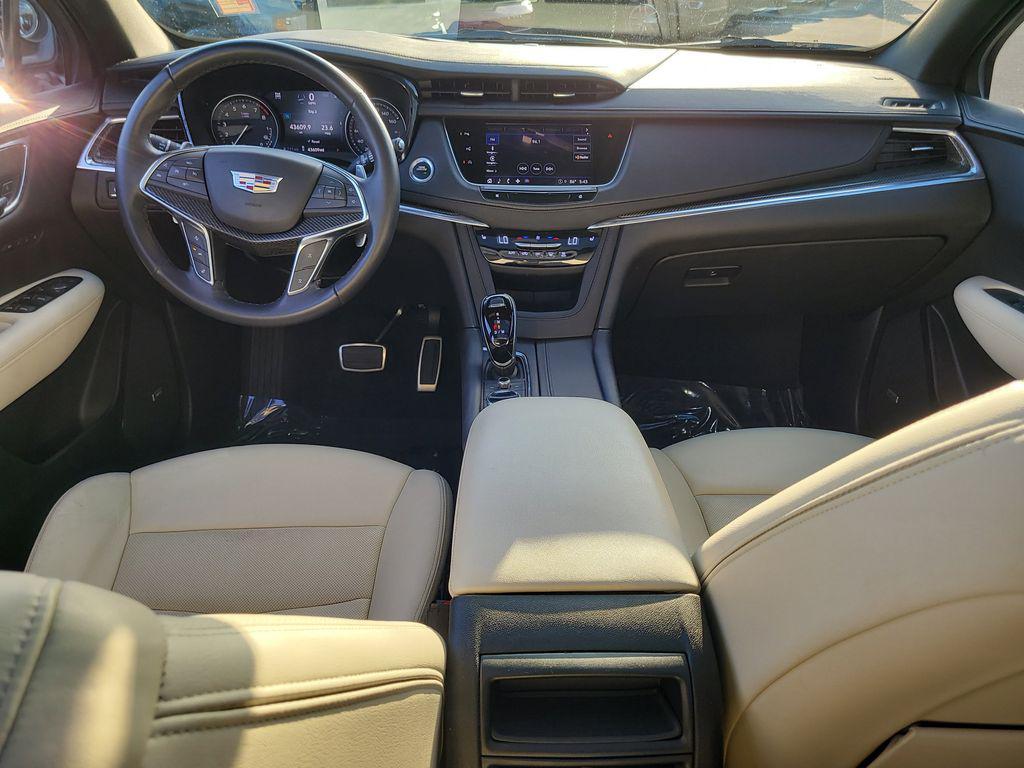 used 2022 Cadillac XT5 car, priced at $31,775