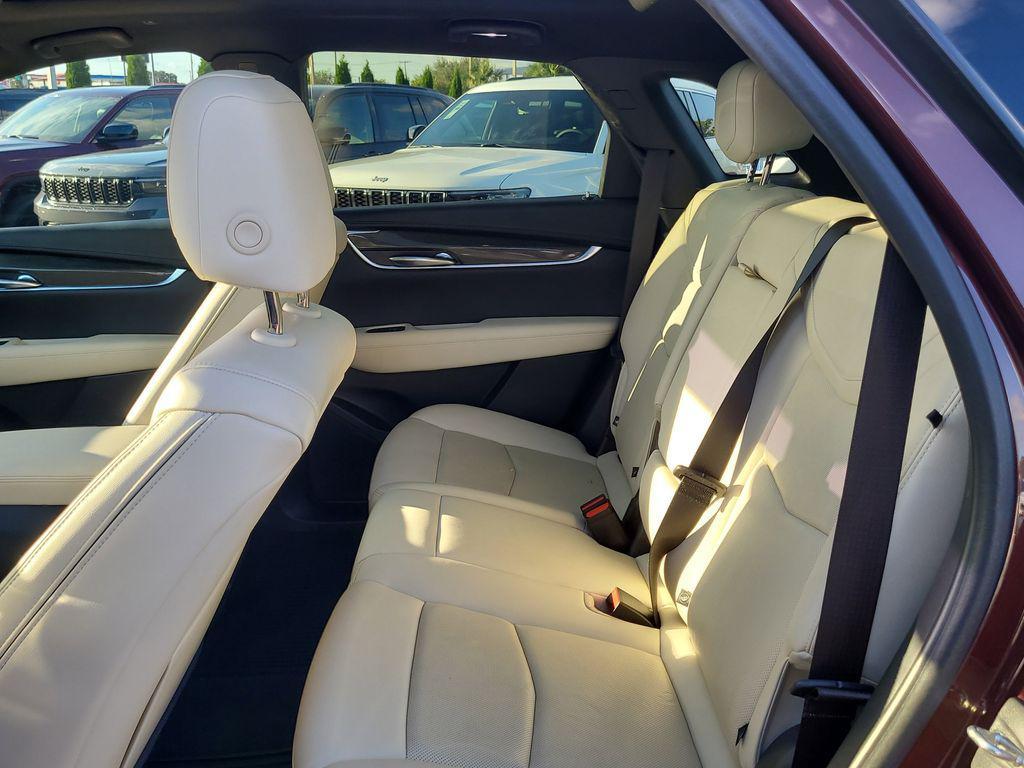 used 2022 Cadillac XT5 car, priced at $31,775