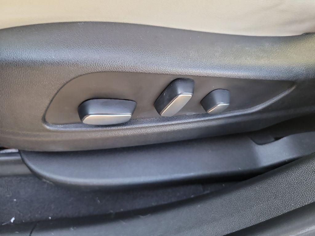 used 2022 Cadillac XT5 car, priced at $31,775