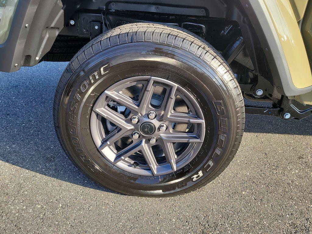 new 2025 Jeep Gladiator car, priced at $41,055