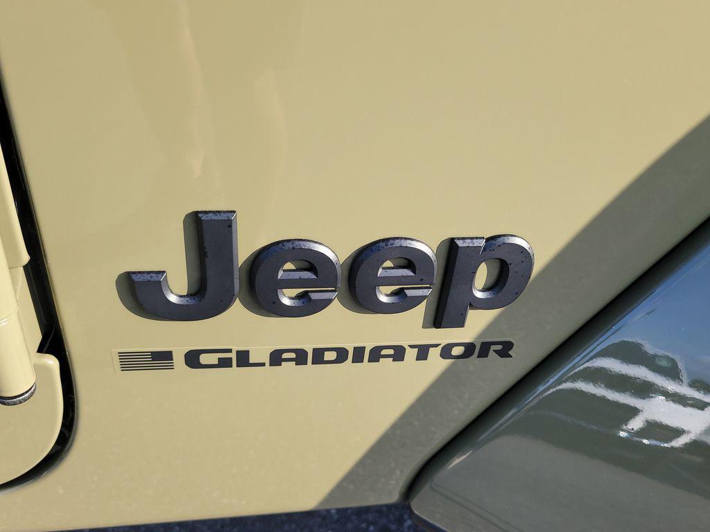 new 2025 Jeep Gladiator car, priced at $41,055