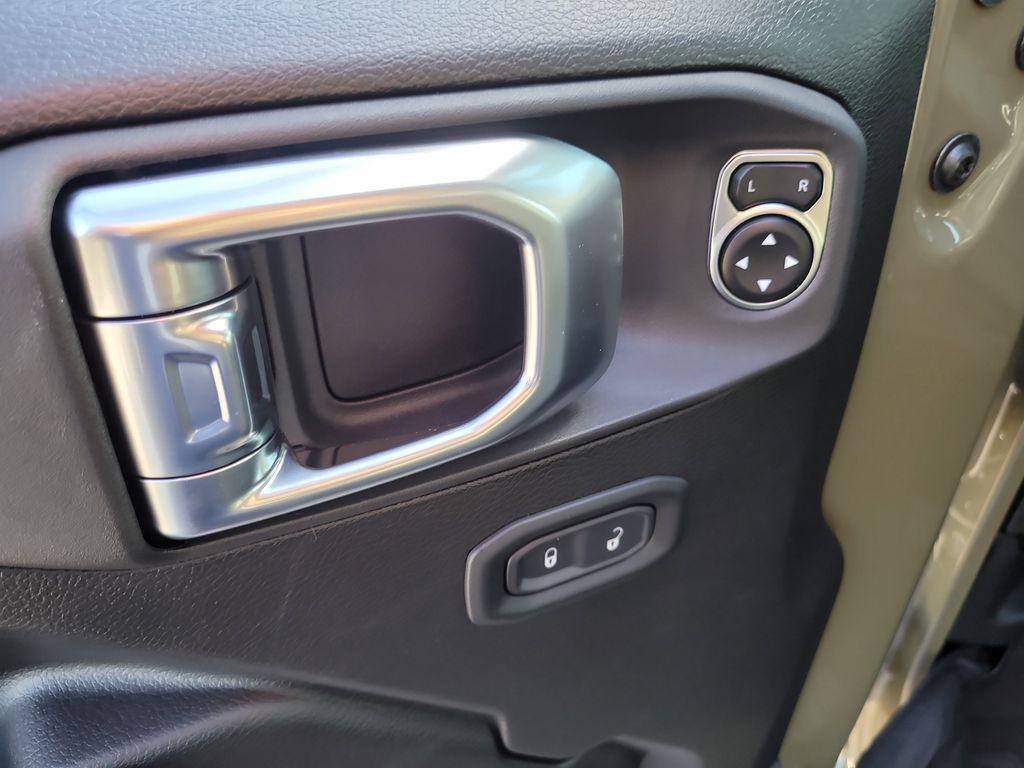 new 2025 Jeep Gladiator car, priced at $41,055