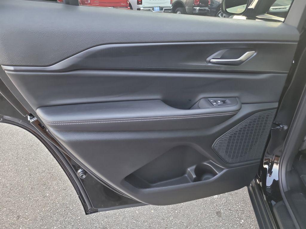 new 2025 Jeep Grand Cherokee L car, priced at $39,950