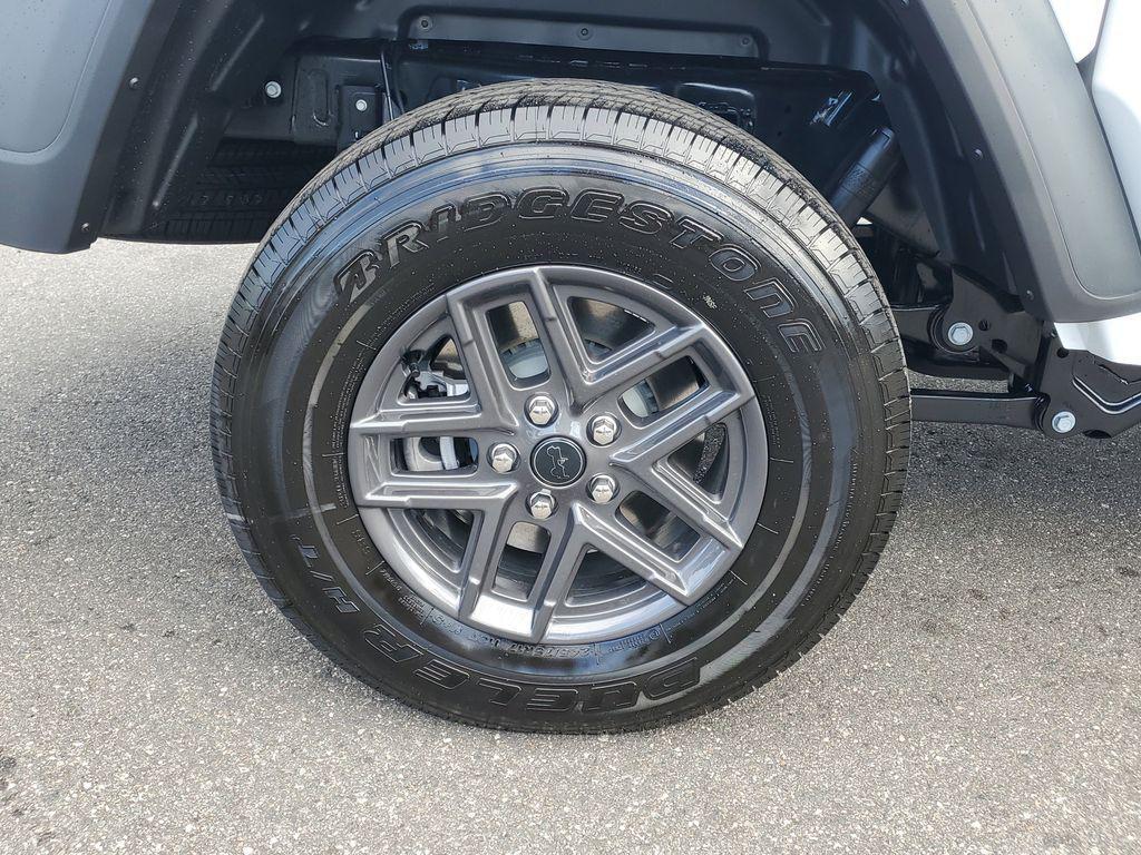 new 2025 Jeep Gladiator car, priced at $39,600