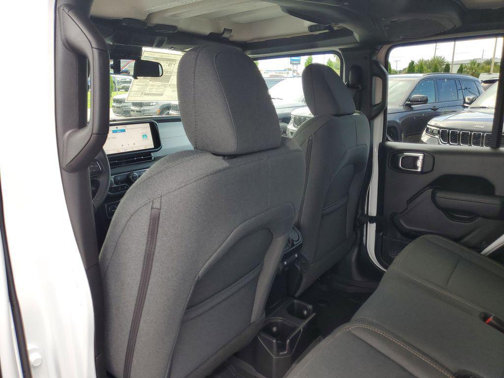 new 2025 Jeep Gladiator car, priced at $39,600