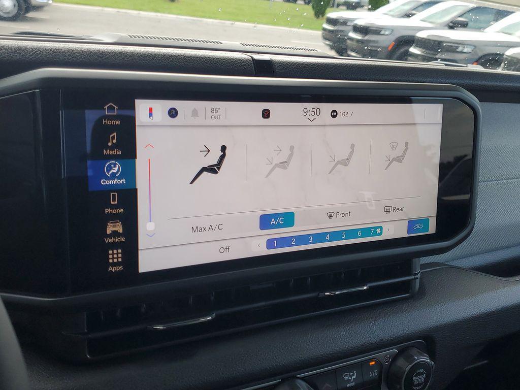 new 2025 Jeep Gladiator car, priced at $39,600