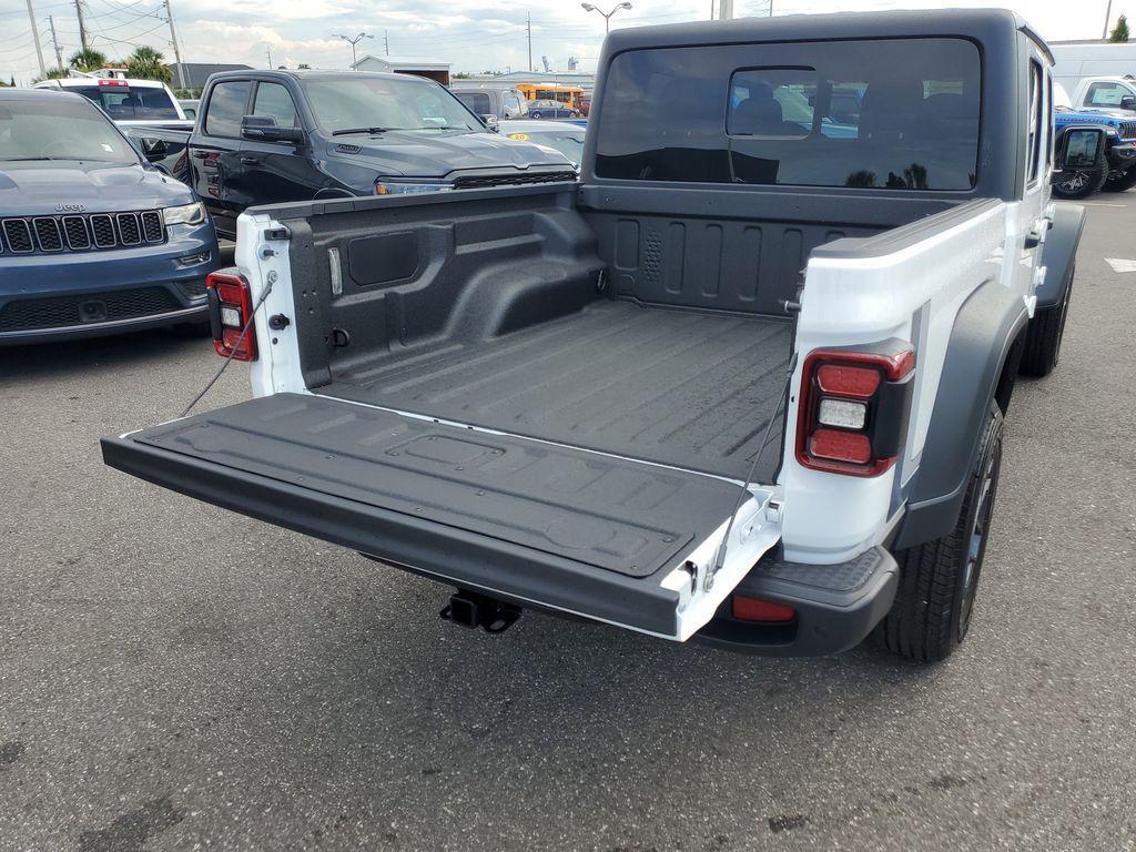 new 2025 Jeep Gladiator car, priced at $39,600
