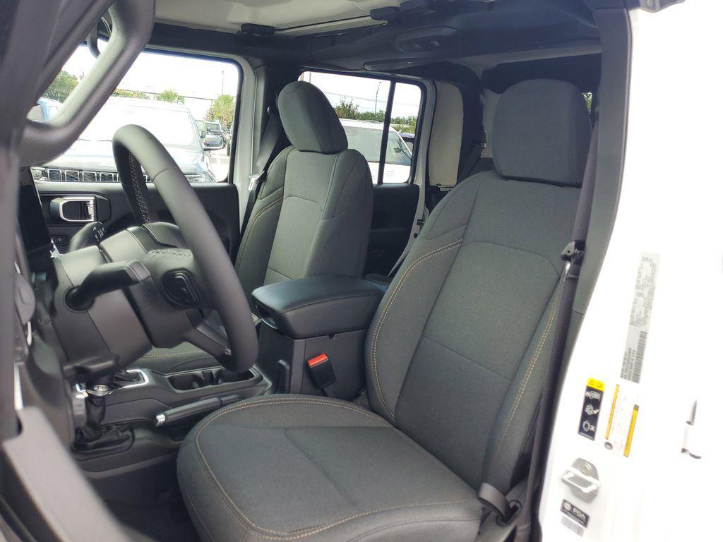 new 2025 Jeep Gladiator car, priced at $39,600