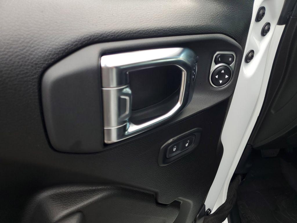 new 2025 Jeep Gladiator car, priced at $39,600