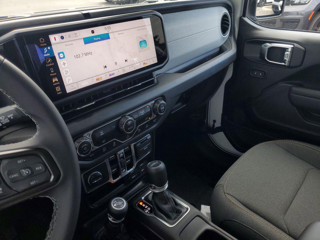 new 2025 Jeep Gladiator car, priced at $39,600