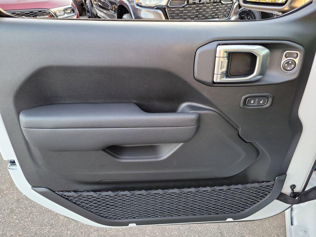 new 2026 Jeep Wrangler car, priced at $42,601