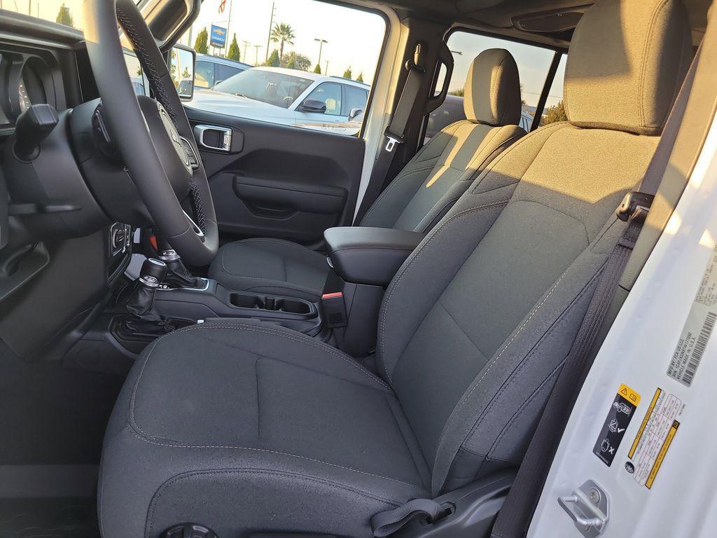 new 2026 Jeep Wrangler car, priced at $42,601