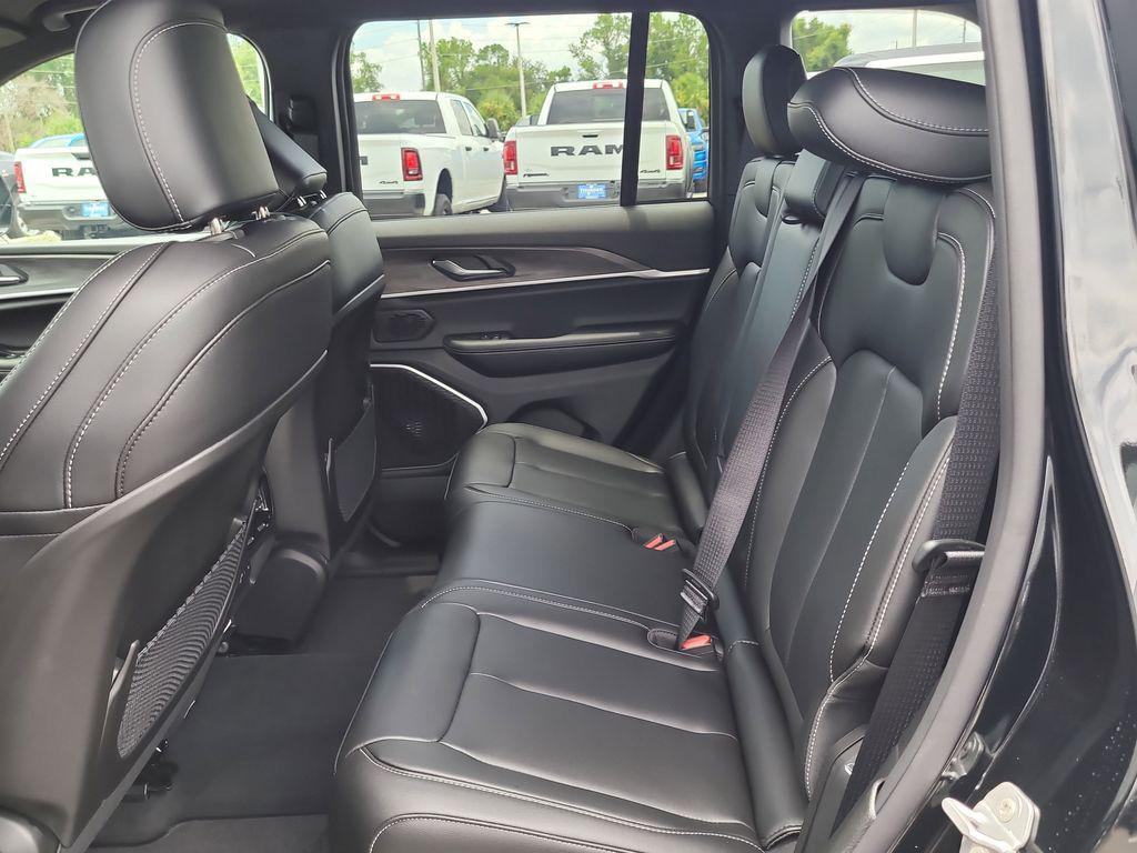 new 2025 Jeep Grand Cherokee car, priced at $49,689
