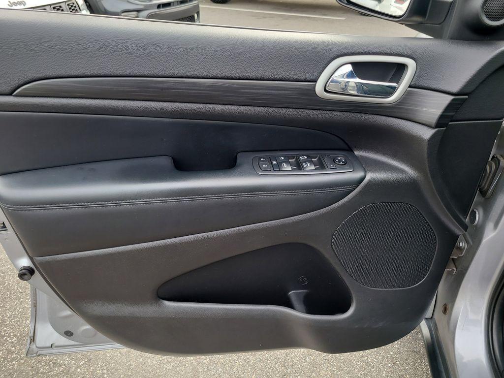 used 2021 Jeep Grand Cherokee car, priced at $18,200