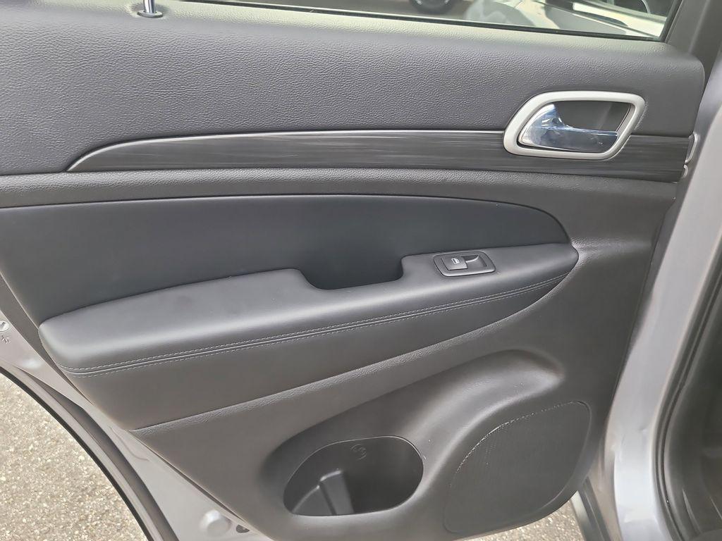 used 2021 Jeep Grand Cherokee car, priced at $18,200