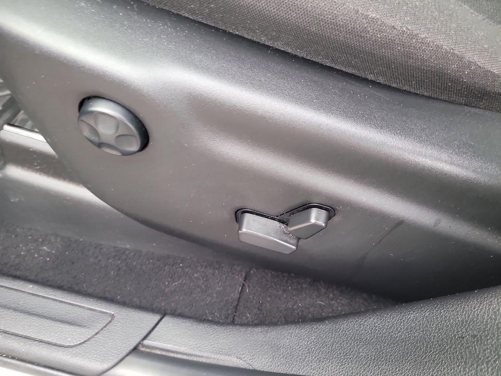 used 2021 Jeep Grand Cherokee car, priced at $18,200