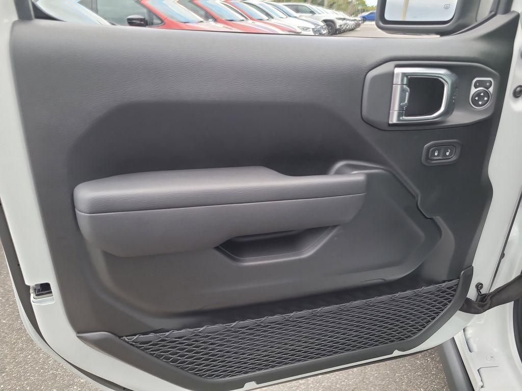 new 2025 Jeep Wrangler car, priced at $49,568