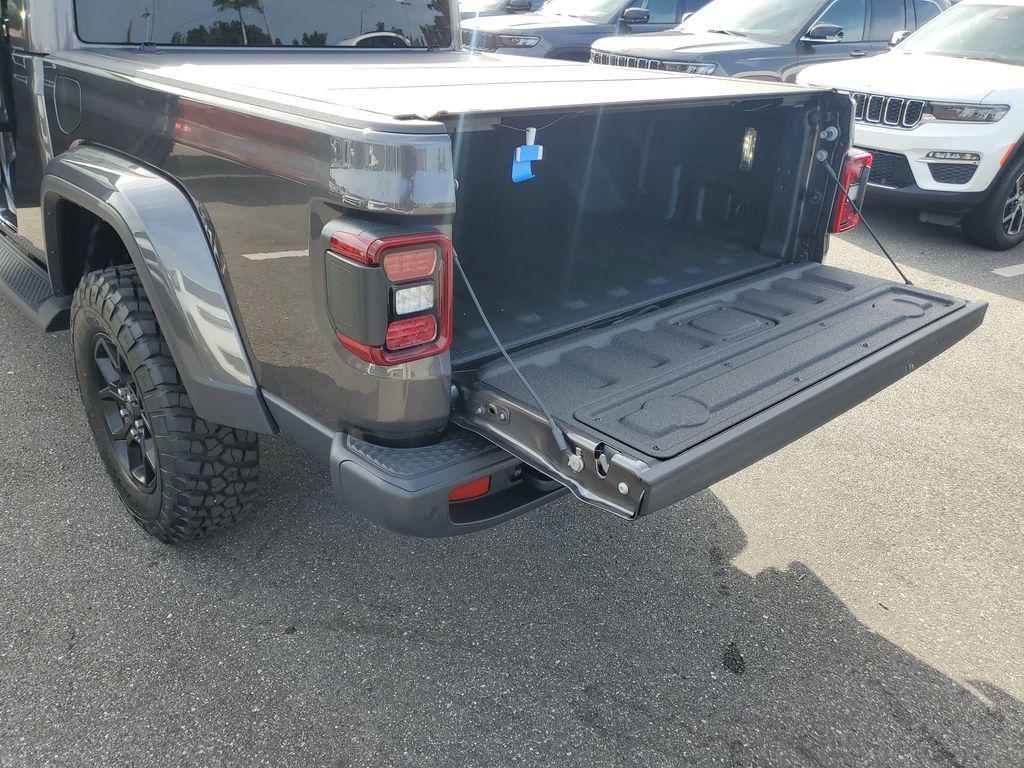 new 2025 Jeep Gladiator car, priced at $46,989