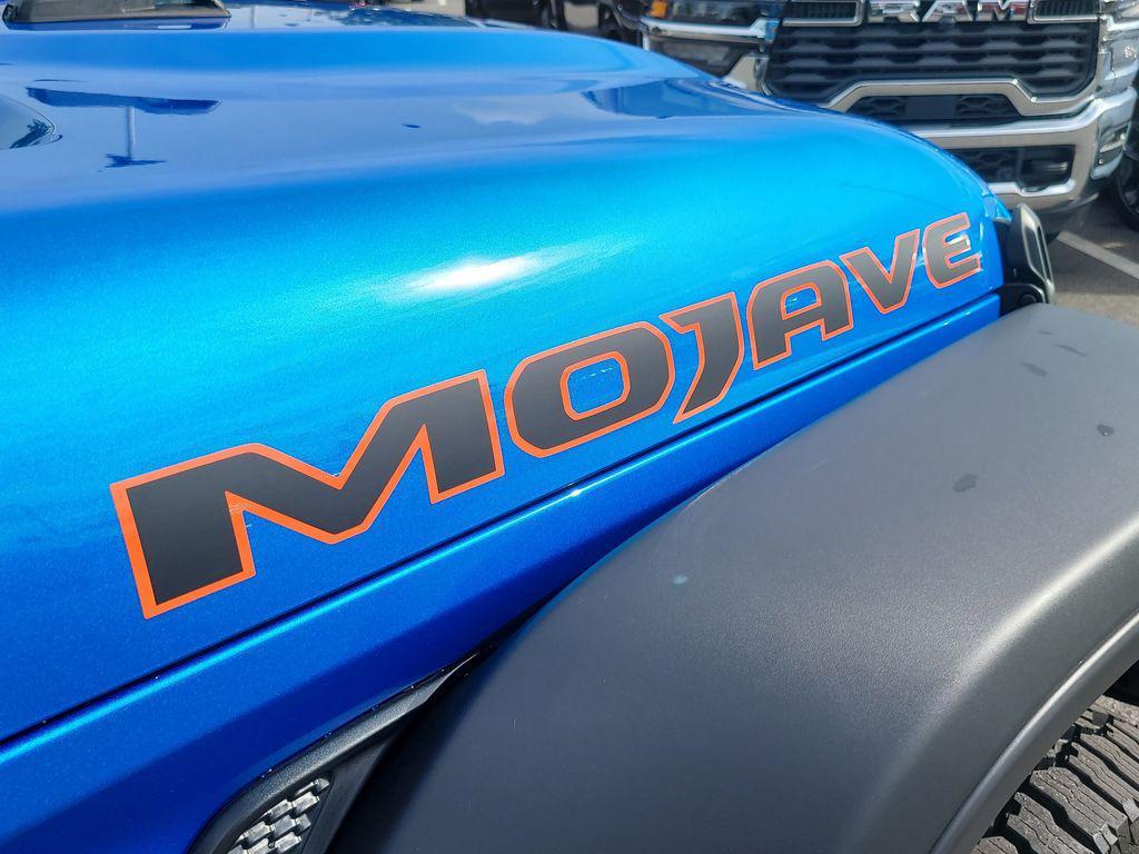 new 2025 Jeep Gladiator car, priced at $43,754