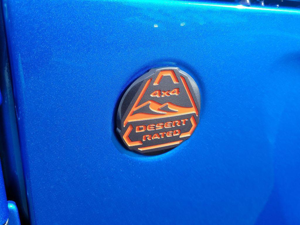 new 2025 Jeep Gladiator car, priced at $43,754