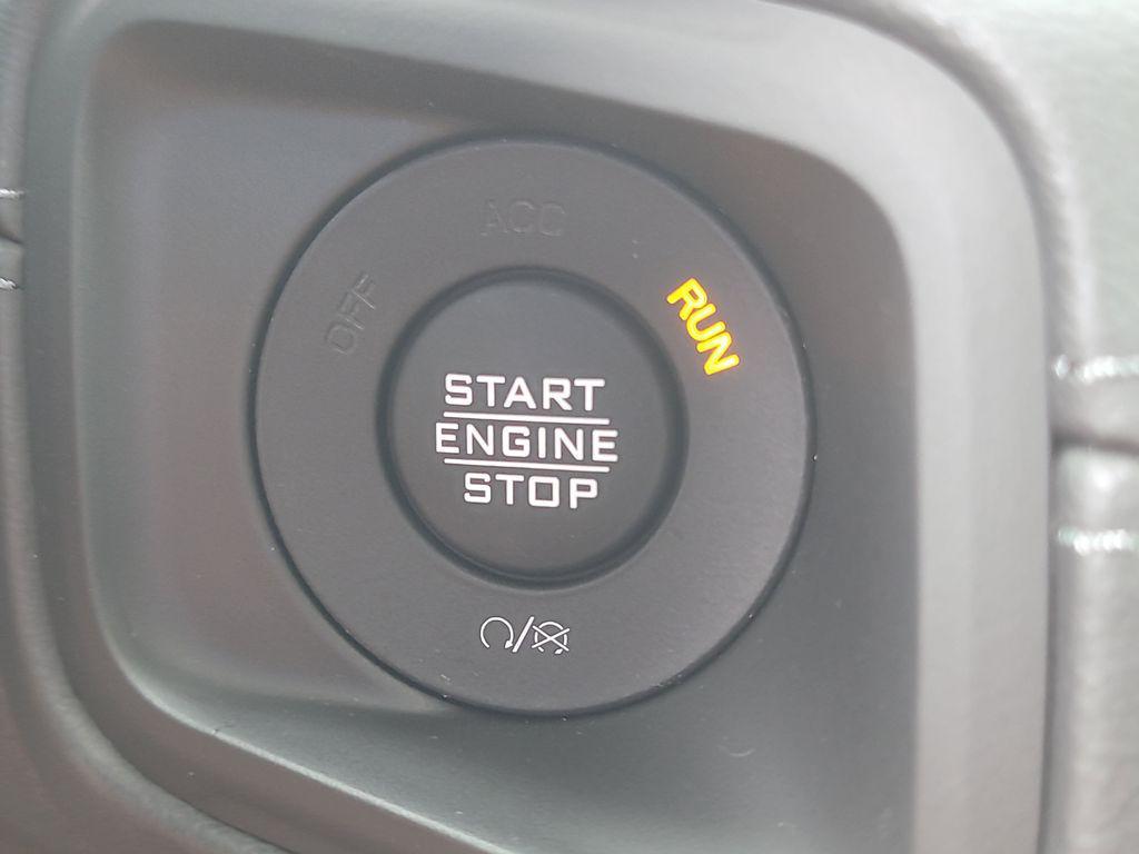 new 2025 Jeep Gladiator car, priced at $43,754