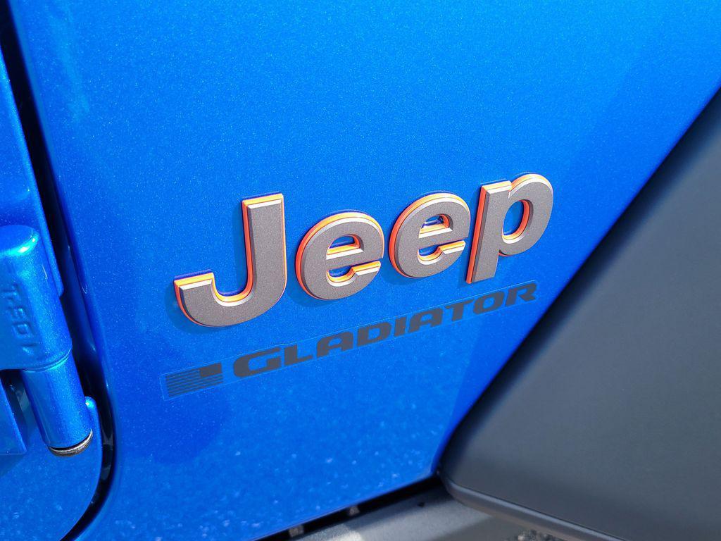 new 2025 Jeep Gladiator car, priced at $43,754
