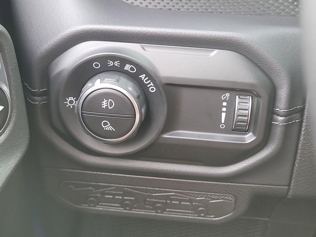 new 2025 Jeep Gladiator car, priced at $43,754