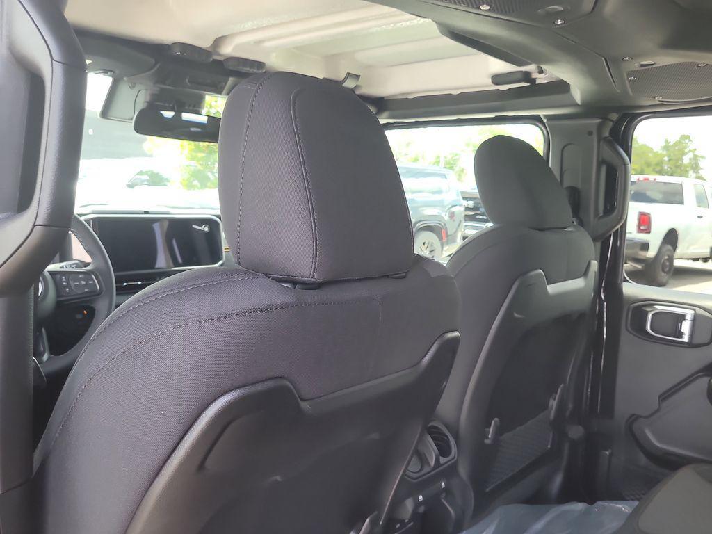 new 2025 Jeep Gladiator car, priced at $42,646