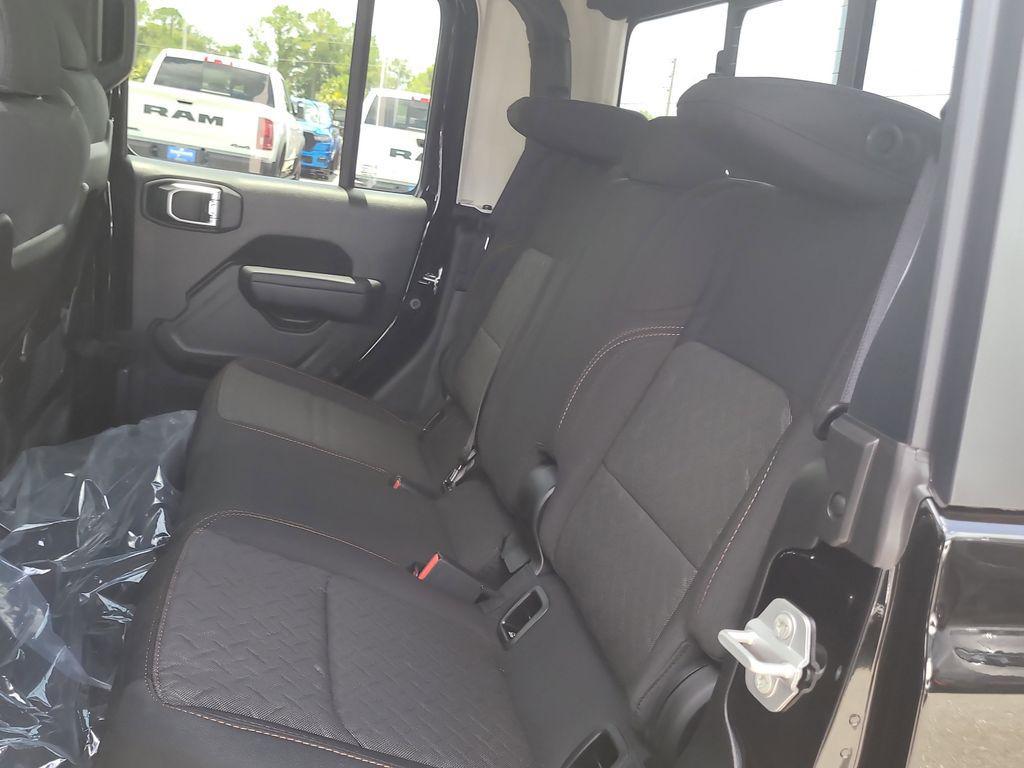 new 2025 Jeep Gladiator car, priced at $42,646