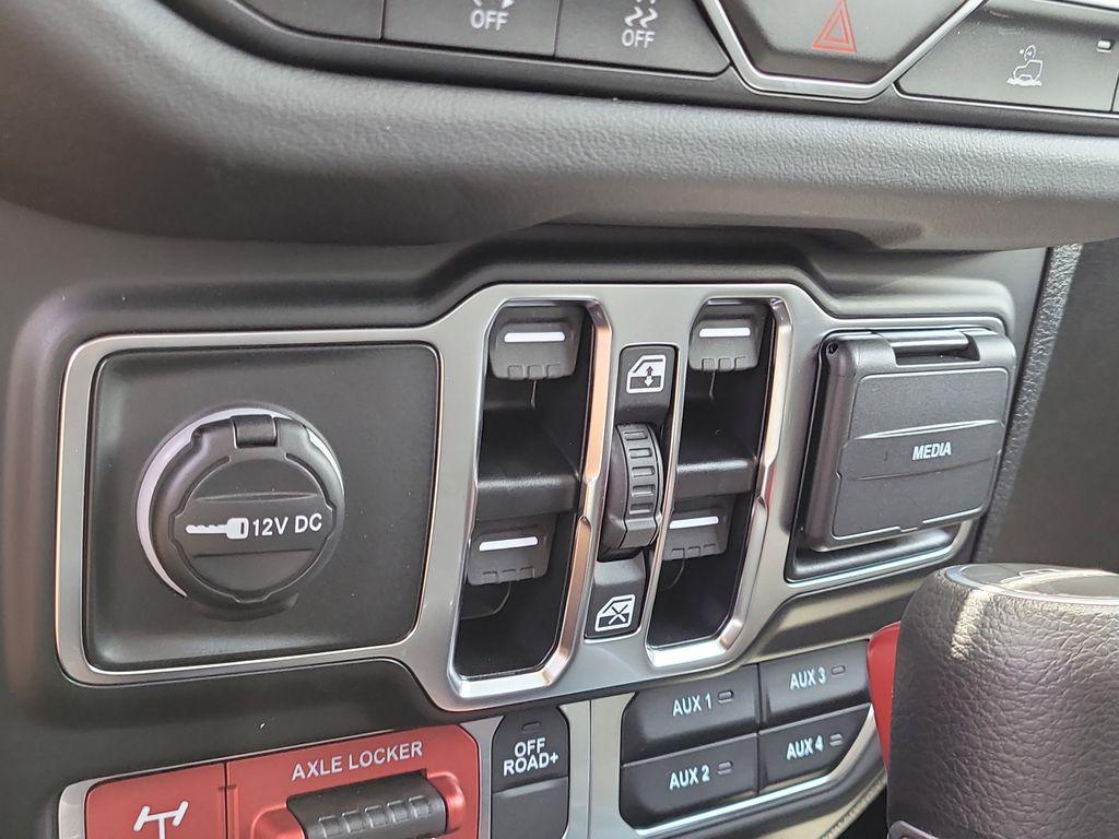 new 2025 Jeep Gladiator car, priced at $42,646