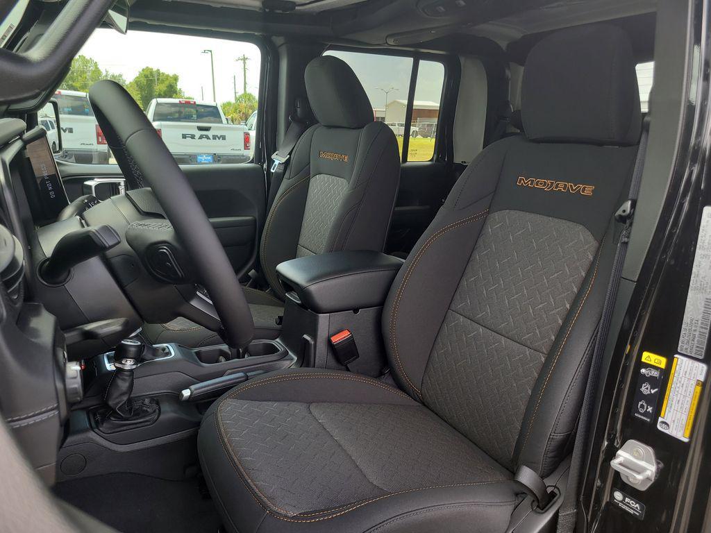 new 2025 Jeep Gladiator car, priced at $42,646