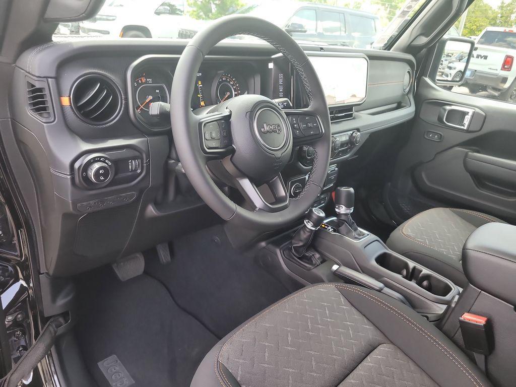 new 2025 Jeep Gladiator car, priced at $42,646