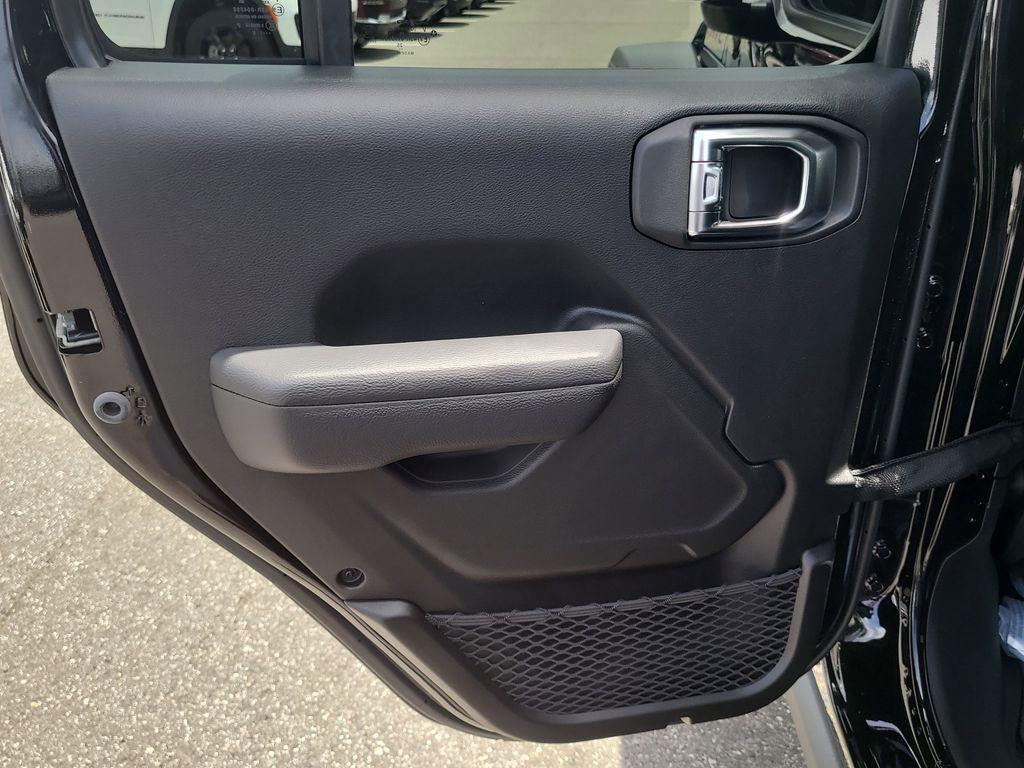 new 2025 Jeep Gladiator car, priced at $42,646