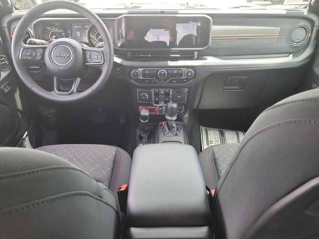 new 2025 Jeep Gladiator car, priced at $42,646