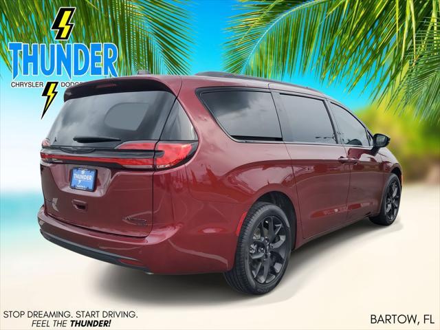 used 2023 Chrysler Pacifica car, priced at $39,256