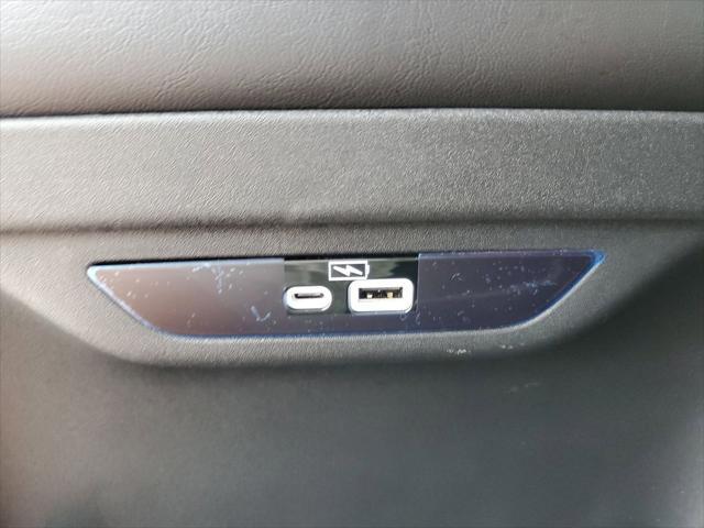 used 2023 Chrysler Pacifica car, priced at $39,256