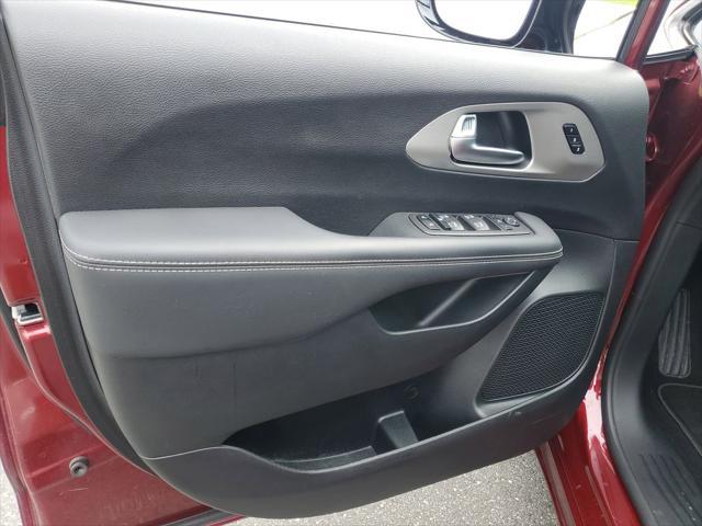 used 2023 Chrysler Pacifica car, priced at $39,256